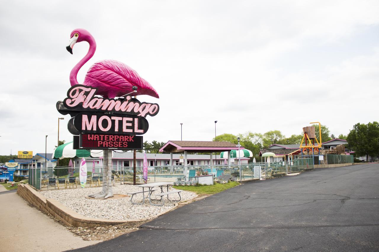 FLAMINGO MOTEL & SUITES 2⋆ ::: WISCONSIN DELLS, WI ::: COMPARE HOTEL RATES